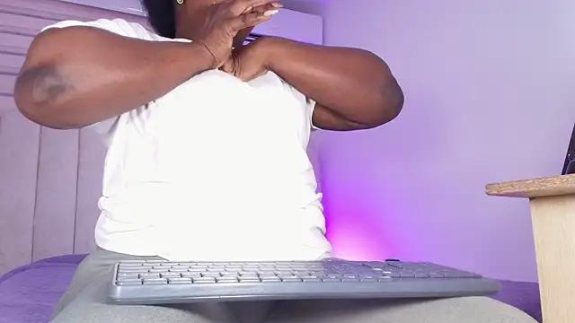  ebony-queen  online show from 03-05-26, 03:02