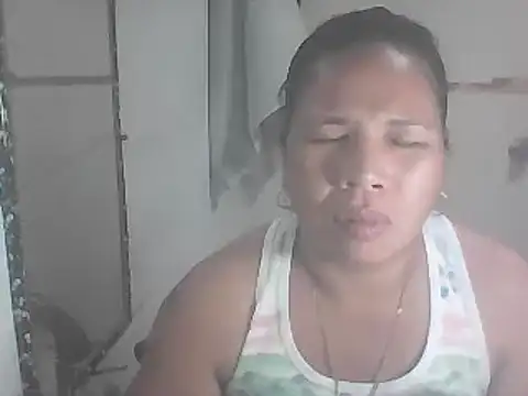 Snapshot of hotwet_mama4uxx chatting on 03-04-25, 07:41 hotwet mama4uxx online show from 03-04-25, 07:41