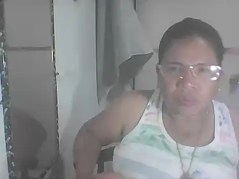 Snapshot of hotwet_mama4uxx chatting on 03-04-25, 12:22 hotwet mama4uxx online show from 03-04-25, 12:22