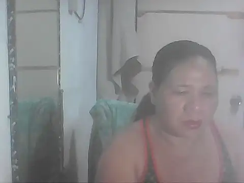 Snapshot of hotwet_mama4uxx chatting on 10-29-25, 01:02 hotwet mama4uxx online show from 10-29-25, 01:02
