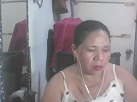 Snapshot of hotwet_mama4uxx chatting on 01-09-26, 04:21 hotwet mama4uxx online show from 01-09-26, 04:21