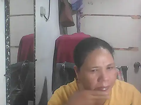 Snapshot of hotwet_mama4uxx chatting on 02-03-26, 05:38 hotwet mama4uxx online show from 02-03-26, 05:38