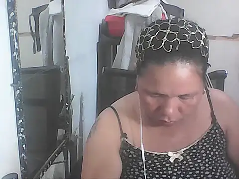 Snapshot of hotwet_mama4uxx chatting on 02-10-26, 10:30 hotwet mama4uxx online show from 02-10-26, 10:30