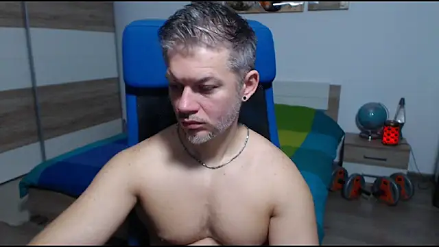 RobbyShawz online show from 10-15-25, 04:12