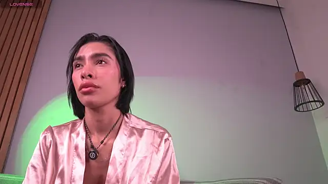 Snapshot of mia-reeves chatting on 05-07-26, 06:46 mia-reeves online show from 05-07-26, 06:46