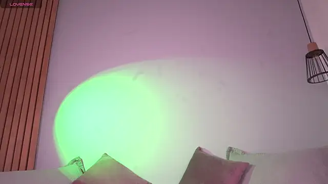 mia-reeves online show from 07-15-26, 06:57