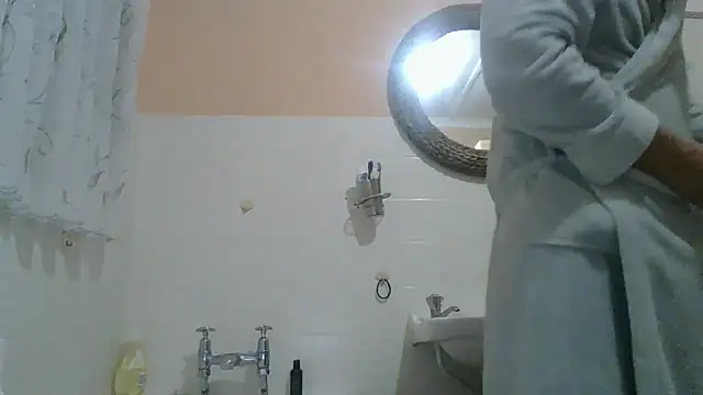 Snapshot of xykenrah@xh chatting on 11-20-25, 07:57 xykenrahxh online show from 11-20-25, 07:57