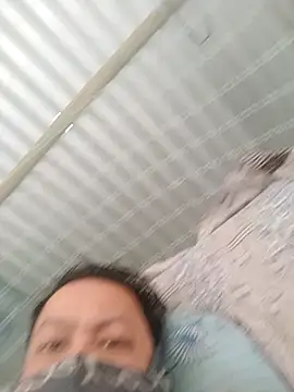 Snapshot of Gautambaro chatting on 02-18-26, 06:09 Gautambaro online show from 02-18-26, 06:09