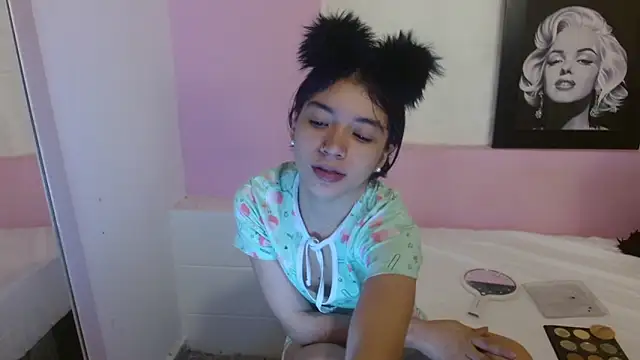 Sweetcristin online show from 04-27-26, 12:30