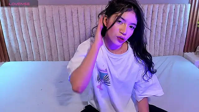 Sweetcristin online show from 04-28-26, 01:04