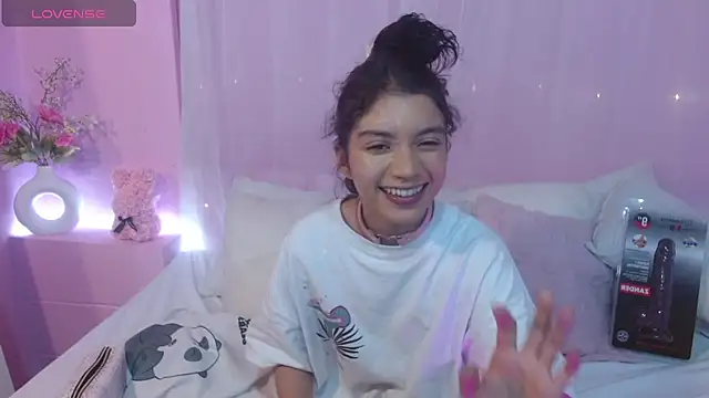 Sweetcristin online show from 06-19-26, 02:27