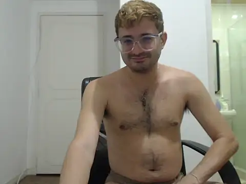 Snapshot of peterannaud chatting on 01-11-25, 11:02 peterannaud online show from 01-11-25, 11:02