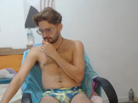 Snapshot of peterannaud chatting on 10-12-25, 12:04 peterannaud online show from 10-12-25, 12:04