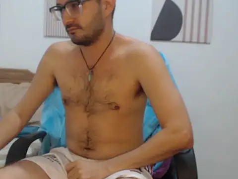 Snapshot of peterannaud chatting on 11-17-25, 12:22 peterannaud online show from 11-17-25, 12:22