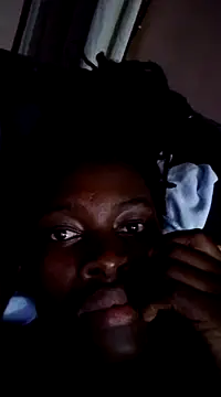 Snapshot of _cutemelania chatting on 02-14-25, 09:10 cutemelania online show from 02-14-25, 09:10