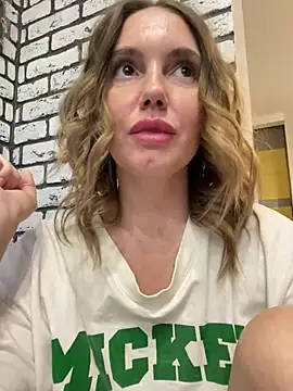 Snapshot of Chel_sea_ chatting on 12-14-24, 09:45 Chel sea online show from 12-14-24, 09:45