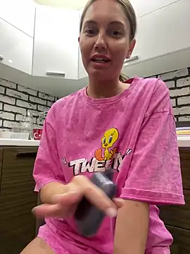 Snapshot of Chel_sea_ chatting on 02-17-25, 10:25 Chel sea online show from 02-17-25, 10:25