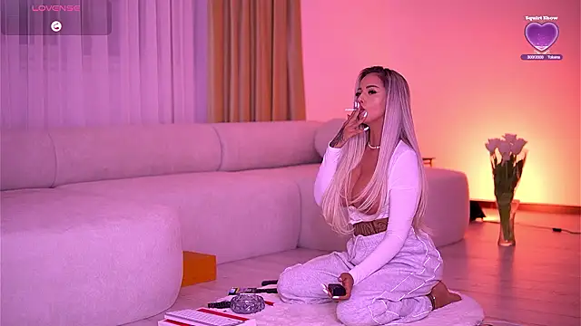 Snapshot of MelanieLexxx chatting on 03-09-26, 08:02 MelanieLexxx online show from 03-09-26, 08:02