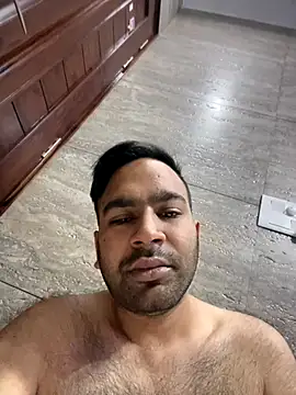 Snapshot of luciferdxm5 chatting on 10-28-25, 03:43 luciferdxm5 online show from 10-28-25, 03:43