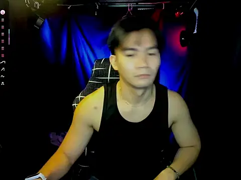 000batman000 online show from 06-18-26, 09:58