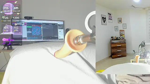 sofi velez online show from 10-31-25, 05:25