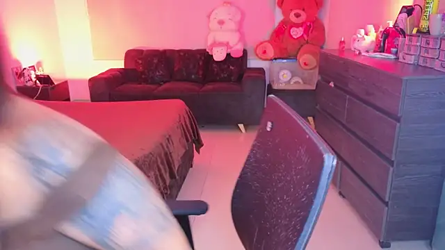 Catalinaa martinez online show from 04-20-26, 03:53