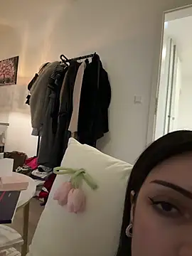 Prettylilgirll online show from 05-10-26, 07:08