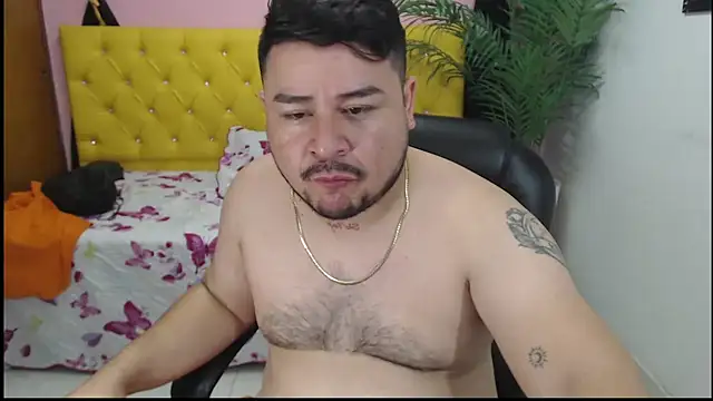 Snapshot of oso_dirty_ chatting on 12-21-24, 05:40 oso dirty  online show from 12-21-24, 05:40