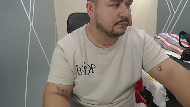 Snapshot of oso_dirty_ chatting on 01-22-25, 05:28 oso dirty  online show from 01-22-25, 05:28