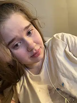HornyGirlH online show from 05-18-26, 04:07