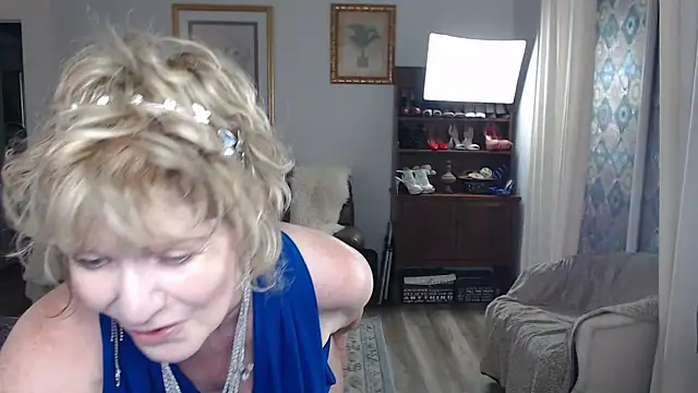 Snapshot of SindeeDix chatting on 09-18-25, 02:52 SindeeDix online show from 09-18-25, 02:52