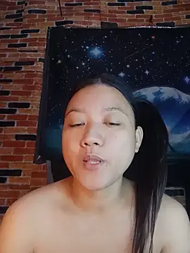Snapshot of Urchanel chatting on 05-16-26, 11:57 Urchanel online show from 05-16-26, 11:57