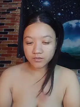 Snapshot of Urchanel chatting on 05-22-26, 12:51 Urchanel online show from 05-22-26, 12:51