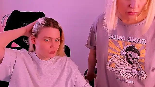 Snapshot of hotblonds chatting on 12-12-24, 12:12 hotblonds online show from 12-12-24, 12:12