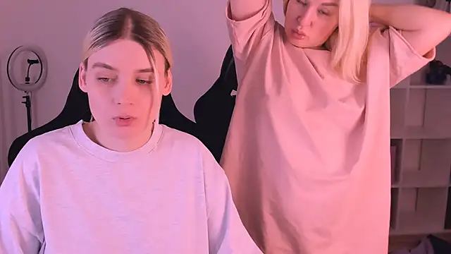 Snapshot of hotblonds chatting on 01-07-25, 04:48 hotblonds online show from 01-07-25, 04:48