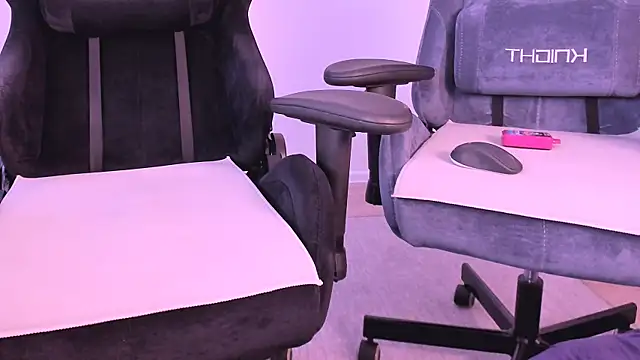 Snapshot of hotblonds chatting on 01-25-25, 07:17 hotblonds online show from 01-25-25, 07:17