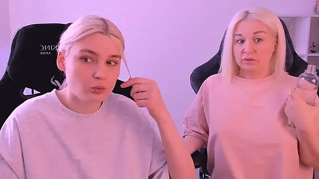 Snapshot of hotblonds chatting on 02-04-25, 11:16 hotblonds online show from 02-04-25, 11:16