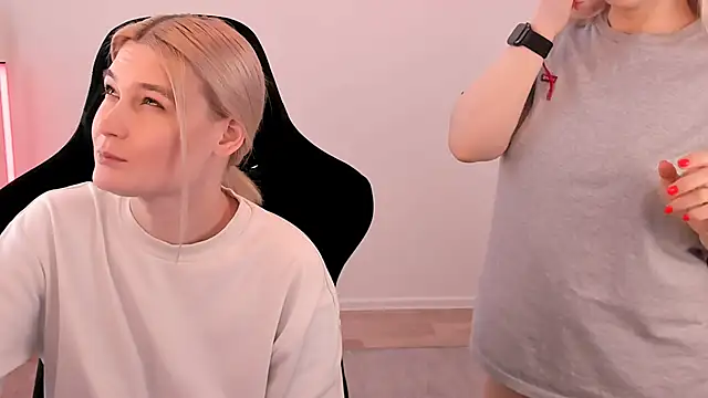 Snapshot of hotblonds chatting on 03-14-25, 10:50 hotblonds online show from 03-14-25, 10:50