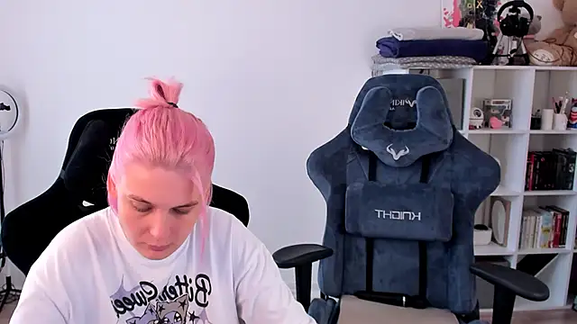 Snapshot of hotblonds chatting on 09-22-25, 10:50 hotblonds online show from 09-22-25, 10:50