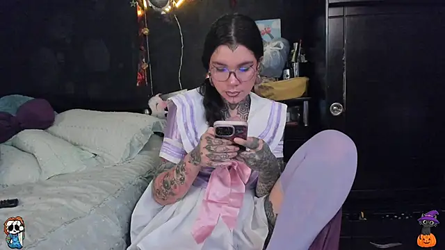 Lilmarieee online show from 10-15-25, 09:15
