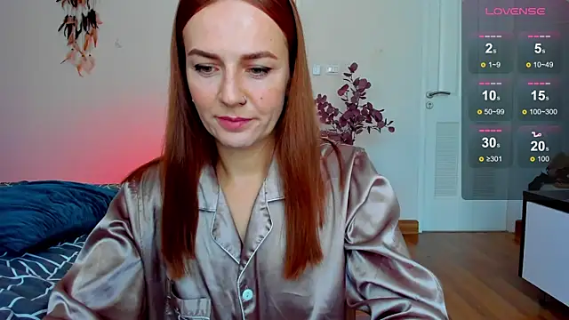 Snapshot of BritneyHall chatting on 01-14-25, 07:17 BritneyHall online show from 01-14-25, 07:17