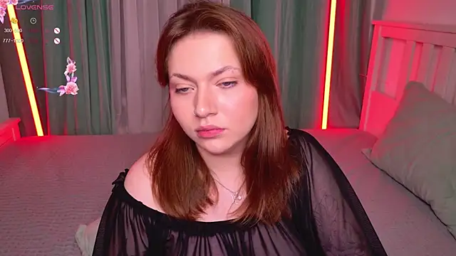 Snapshot of Evahadson chatting on 11-28-25, 07:49 Evahadson online show from 11-28-25, 07:49