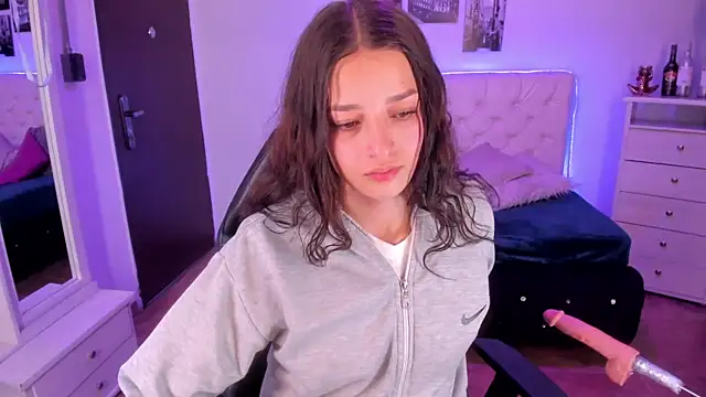 Amaia Daniells online show from 01-06-25, 04:47