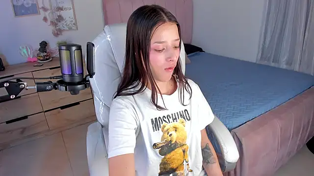 Amaia Daniells online show from 02-25-25, 03:09