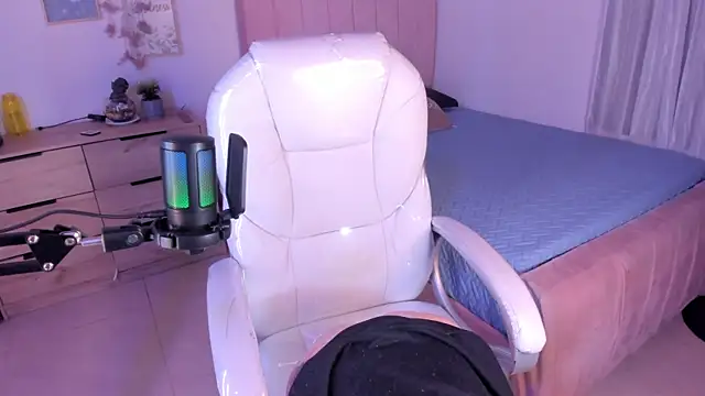 Amaia Daniells online show from 03-05-25, 03:18