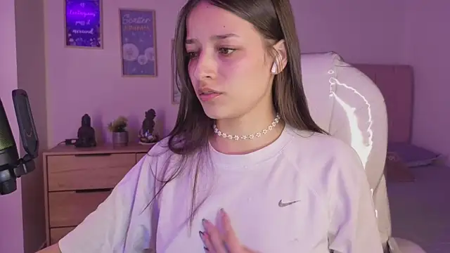 Amaia Daniells online show from 11-09-25, 04:11