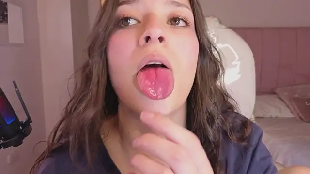 Amaia Daniells online show from 01-09-26, 04:15