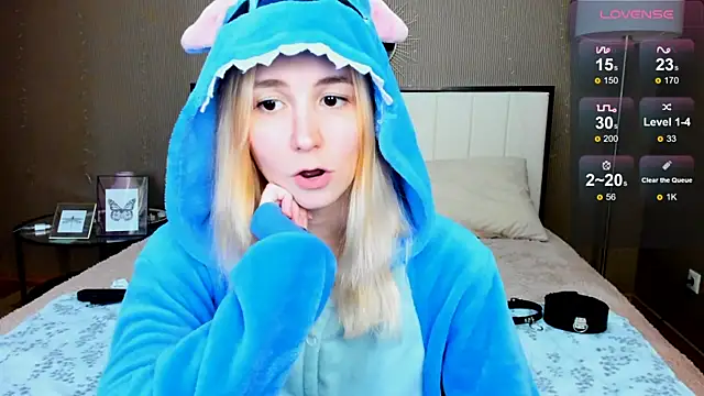 Snapshot of fleximona chatting on 10-25-25, 10:01 fleximona online show from 10-25-25, 10:01