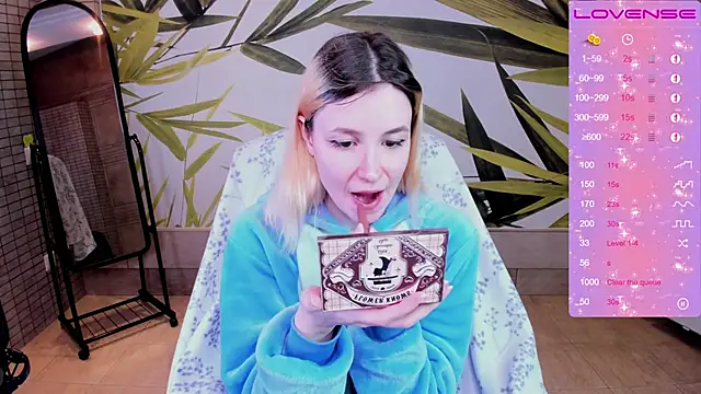 Snapshot of fleximona chatting on 12-14-25, 09:58 fleximona online show from 12-14-25, 09:58