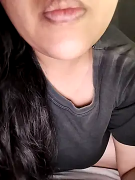 Annerae online show from 12-21-25, 03:19